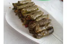Etli Yaprak Sarması Tarifi ve Malzemeleri